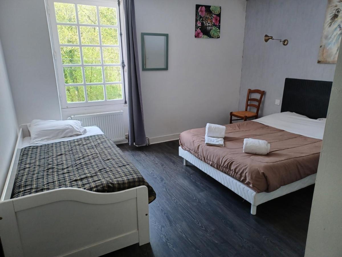 L'Auberge De La Foret Mervent Bagian luar foto