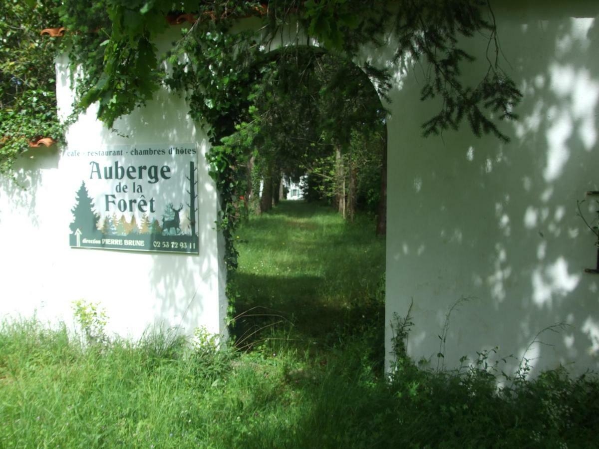 L'Auberge De La Foret Mervent Bagian luar foto